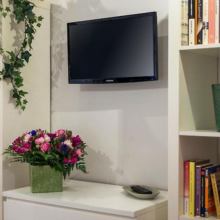 Rome As You Feel - Piazza Dei Satiri Apartments Luaran gambar