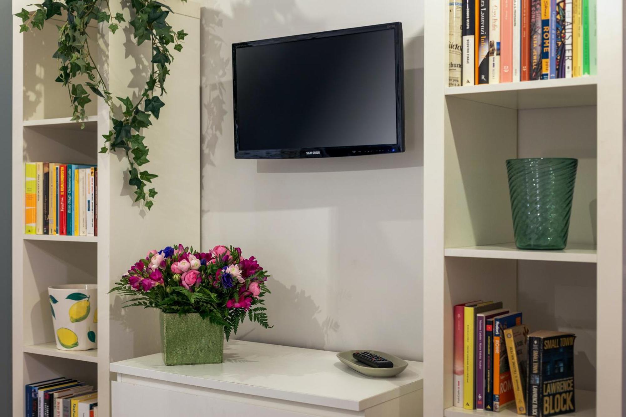 Rome As You Feel - Piazza Dei Satiri Apartments Luaran gambar