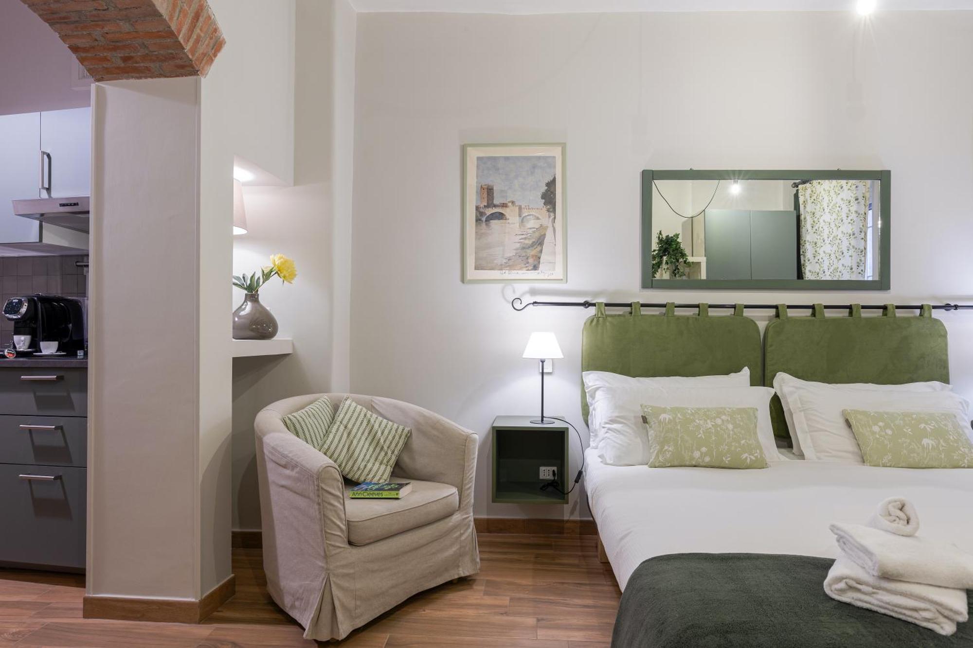 Rome As You Feel - Piazza Dei Satiri Apartments Luaran gambar