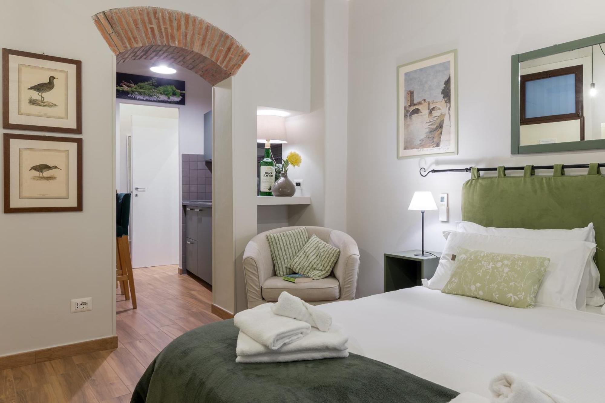 Rome As You Feel - Piazza Dei Satiri Apartments Luaran gambar